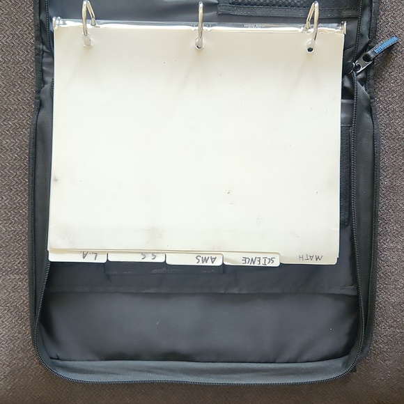 Tech Gear Light blue/black zipper binder with handle. One size. - Picture 7 of 9